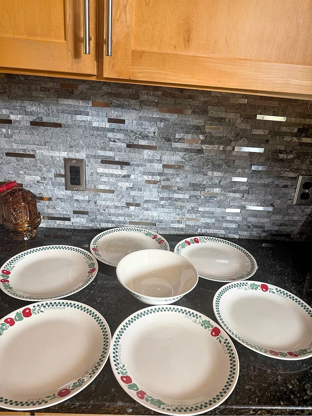 Corelle Farm Fresh (Jam & Jelly) ) 6 Dinner Plates and 1 large Serving Bowl